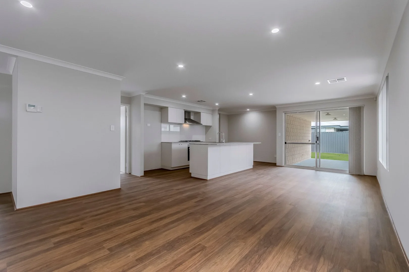 Additional image 13 of 404 Torwood Avenue, Treeby WA 6164