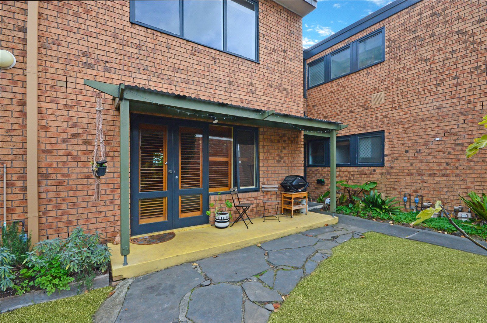 2 bedrooms Apartment / Unit / Flat in 1/63 Kent Street RICHMOND VIC, 3121