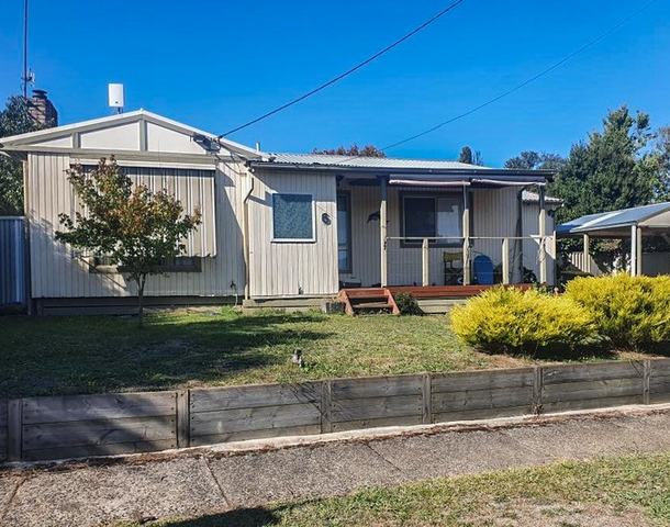 6 Eighth Street, Eildon VIC 3713