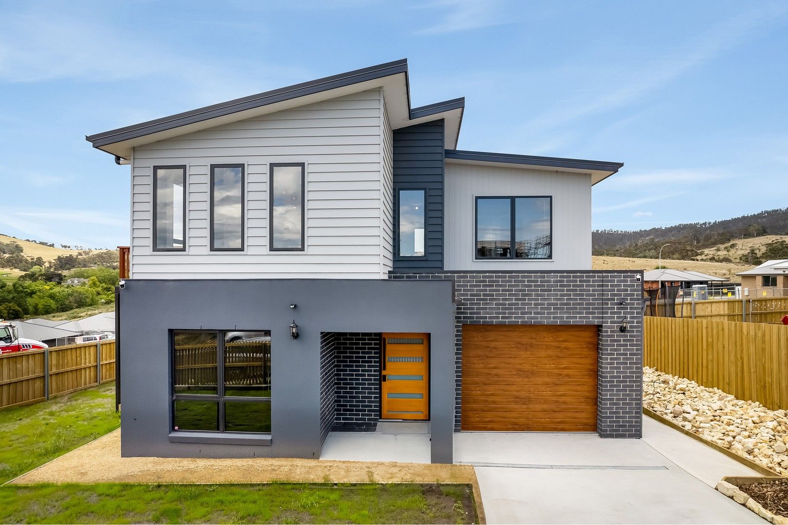 4 bedrooms House in 19 Matilda Crescent ROKEBY TAS, 7019