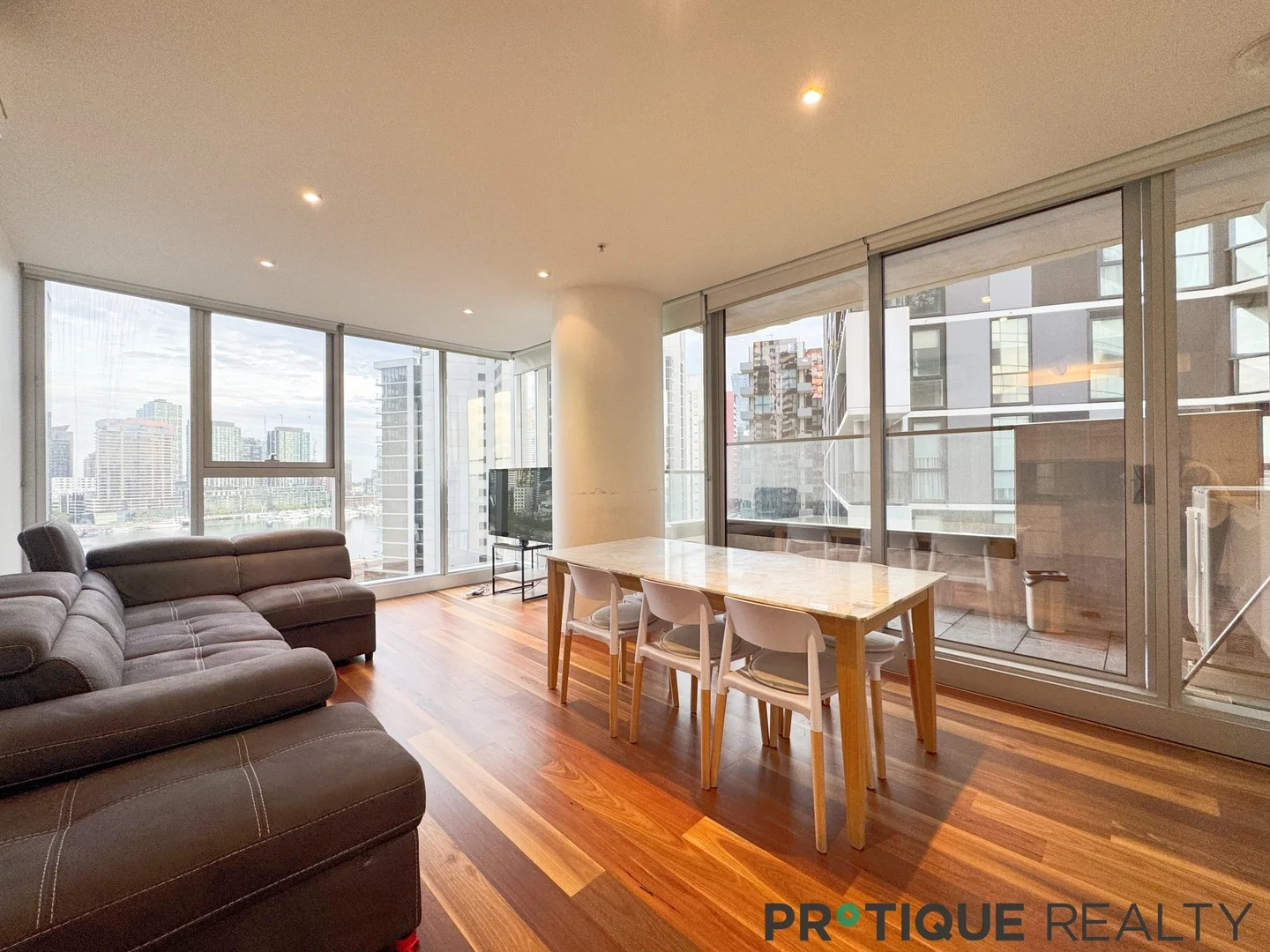 1x08/241 Harbour Esplanade, Docklands VIC 3008