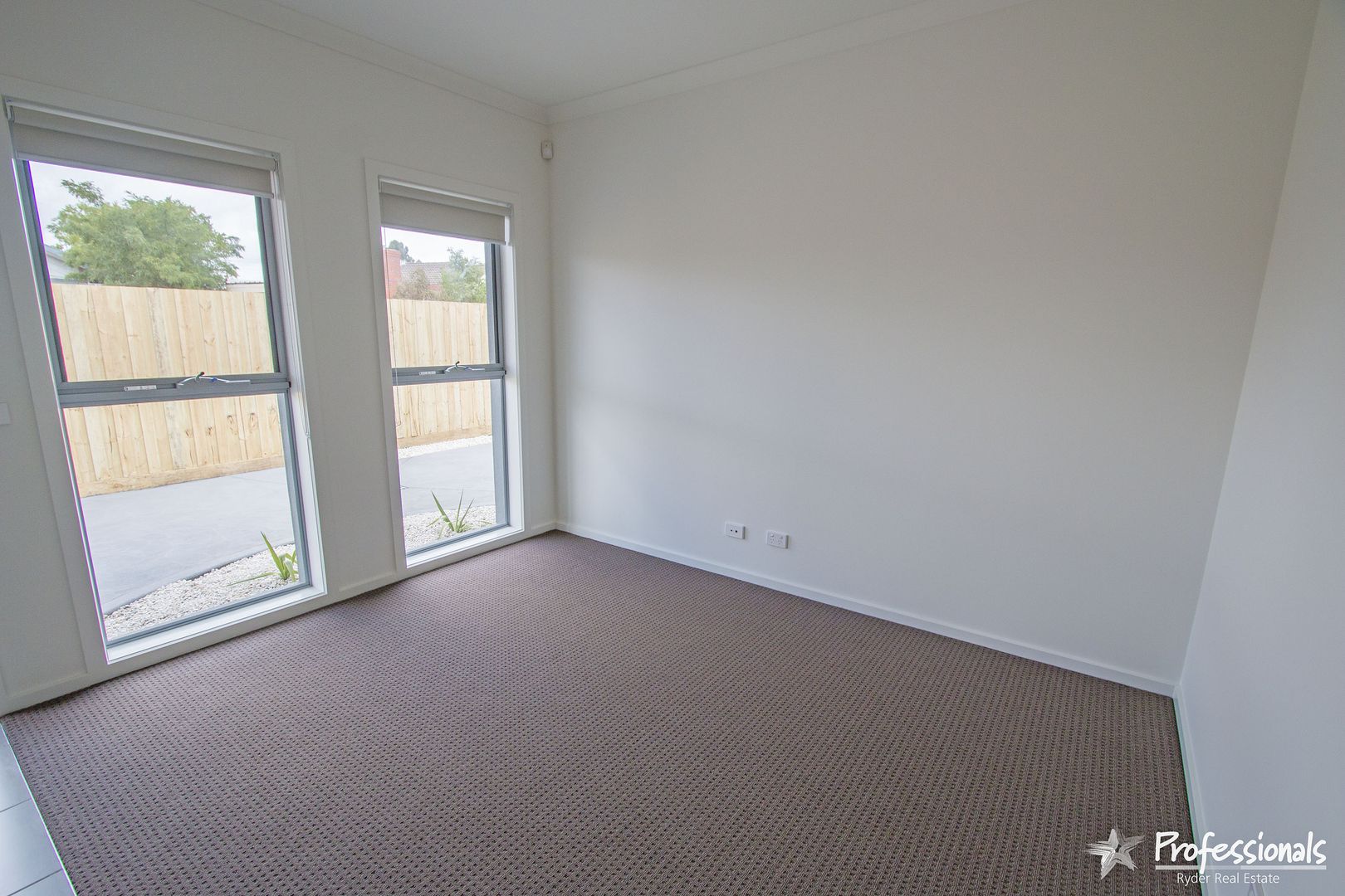 2/15 Maree Court, Kurunjang VIC 3337, Image 1