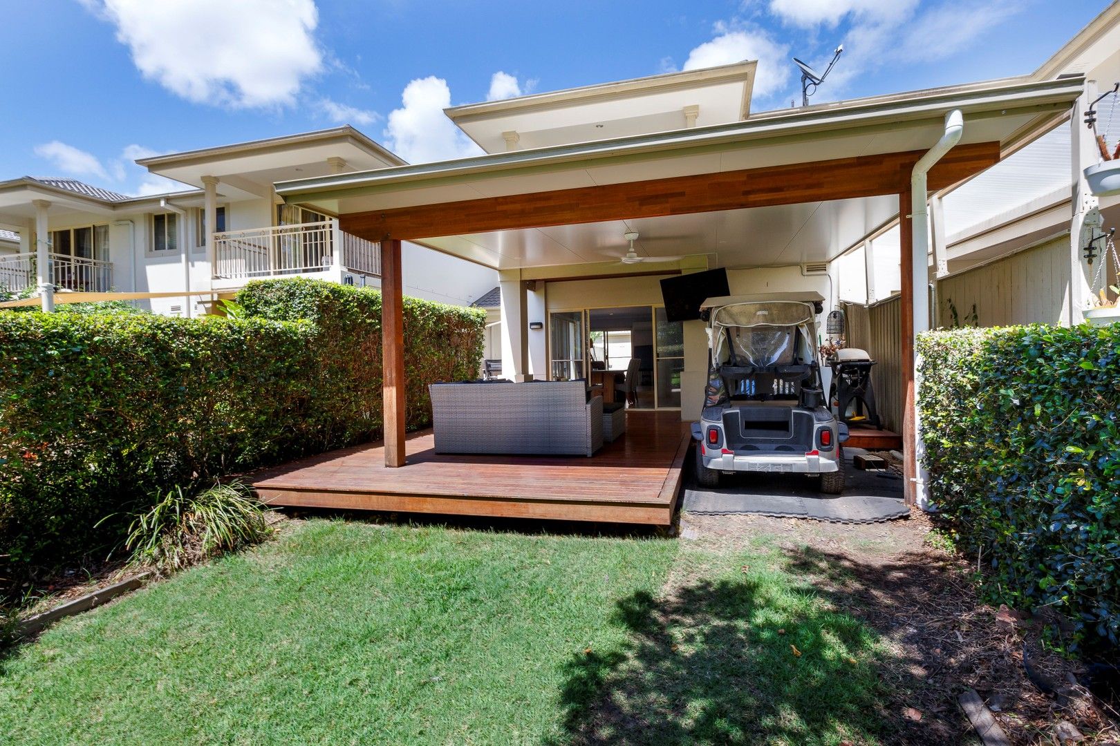 3 bedrooms Townhouse in 8102 Magnolia Drive West HOPE ISLAND QLD, 4212