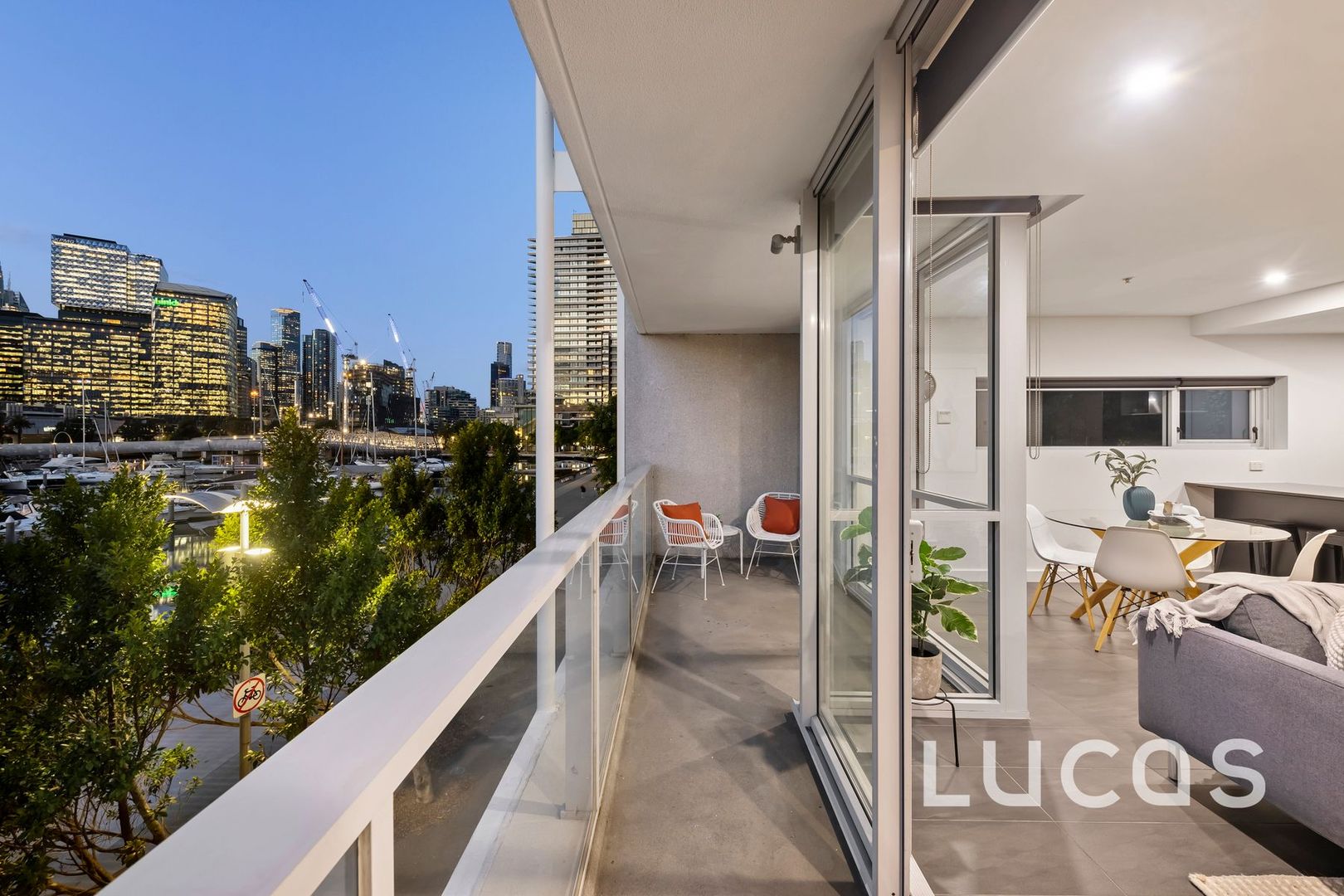 304/84 River Esplanade, Docklands VIC 3008, Image 2