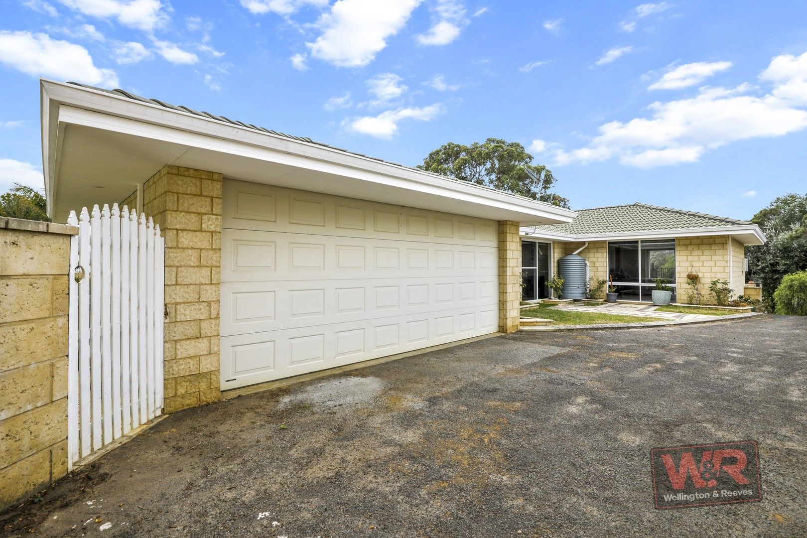 4 bedrooms House in 37 Drew Street MIRA MAR WA, 6330