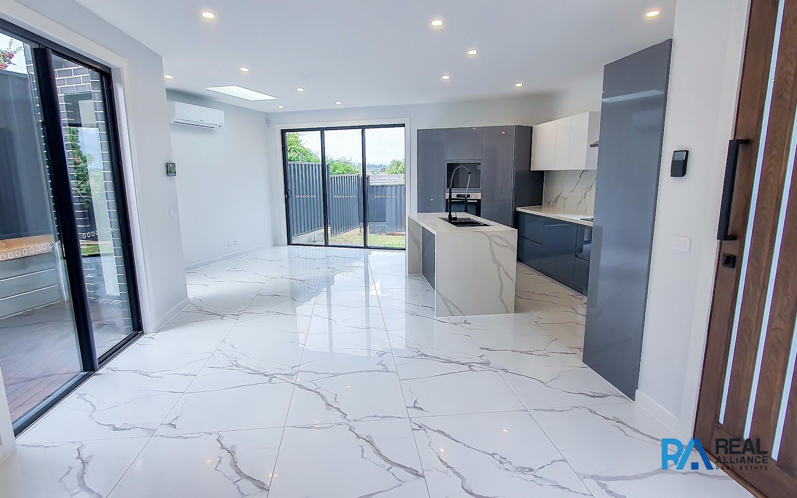 3/49 Avonhurst Drive, Glen Waverley VIC 3150 Townhouse For Rent