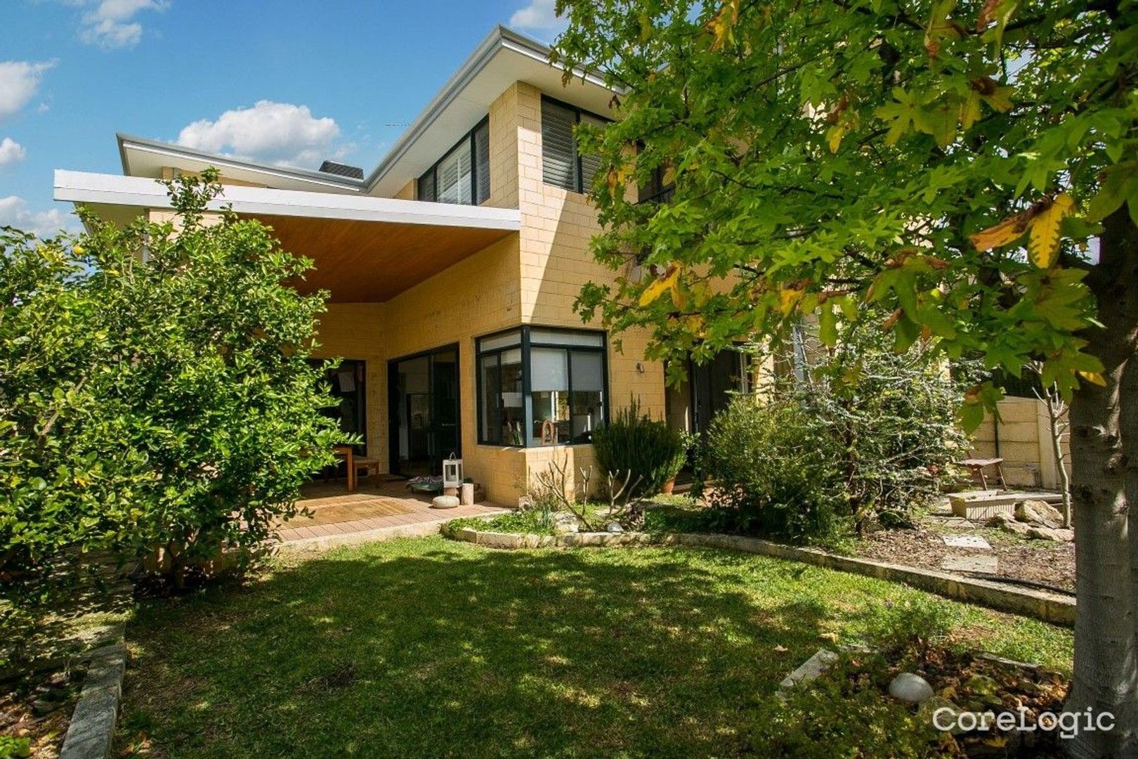 4 bedrooms House in 51 MALCOLM STREET NORTH BEACH WA, 6020