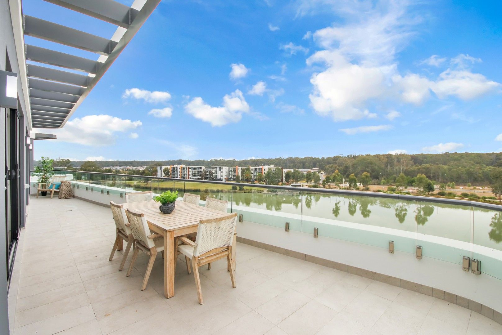 2 bedrooms New Apartments / Off the Plan in 1 Caribbean Promenade JORDAN SPRINGS NSW, 2747