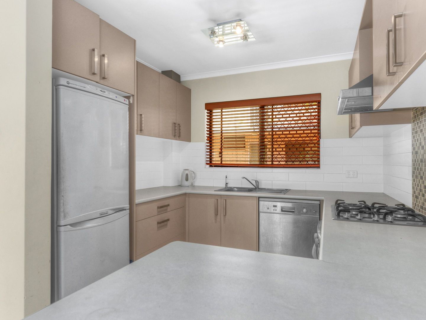 4/5 Wickham Street, Morningside QLD 4170, Image 2