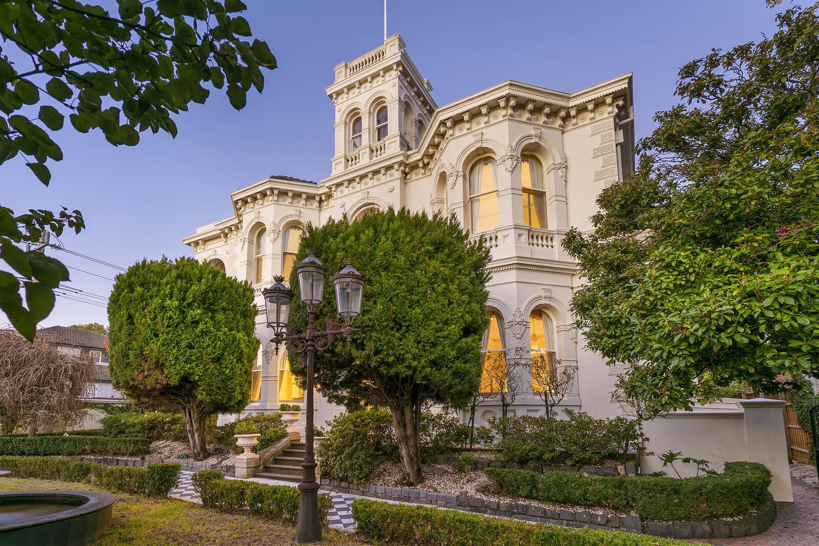 5 bedrooms House in 896 Glenferrie Road KEW VIC, 3101
