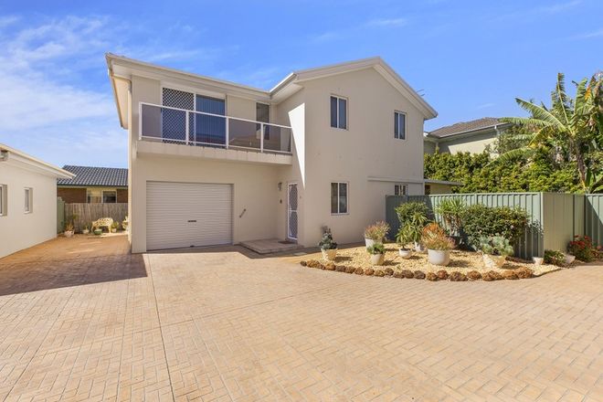 Picture of 2/3-5 Karooah Avenue, BLUE BAY NSW 2261