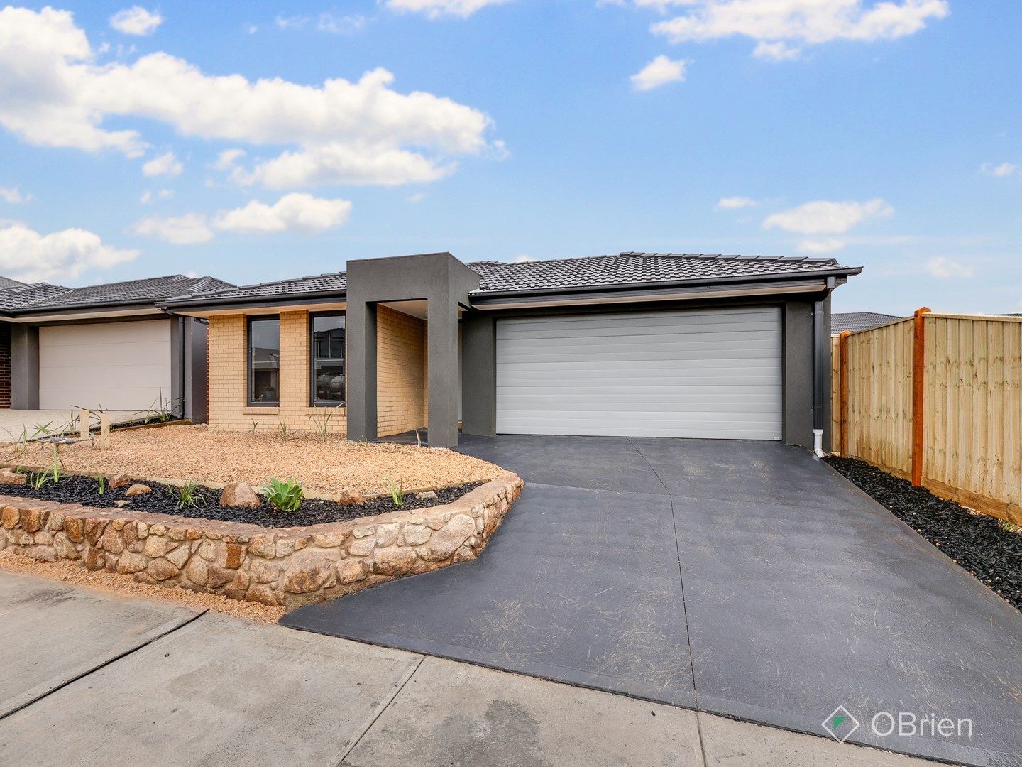 4 bedrooms House in 4 Knightsford Avenue CLYDE VIC, 3978