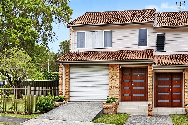 3 bedrooms Townhouse in 1/23 Brougham Street EAST GOSFORD NSW, 2250