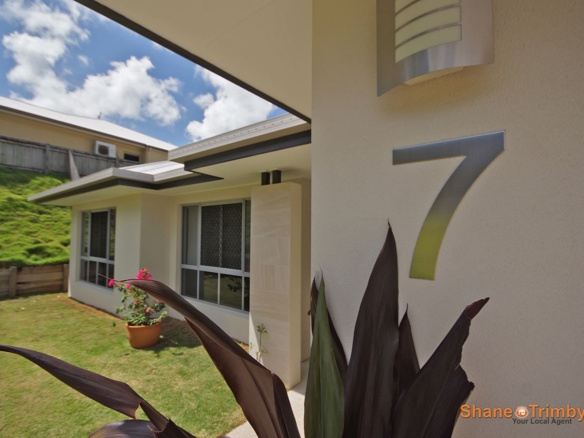 7 Queely Close, Redlynch QLD 4870, Image 2