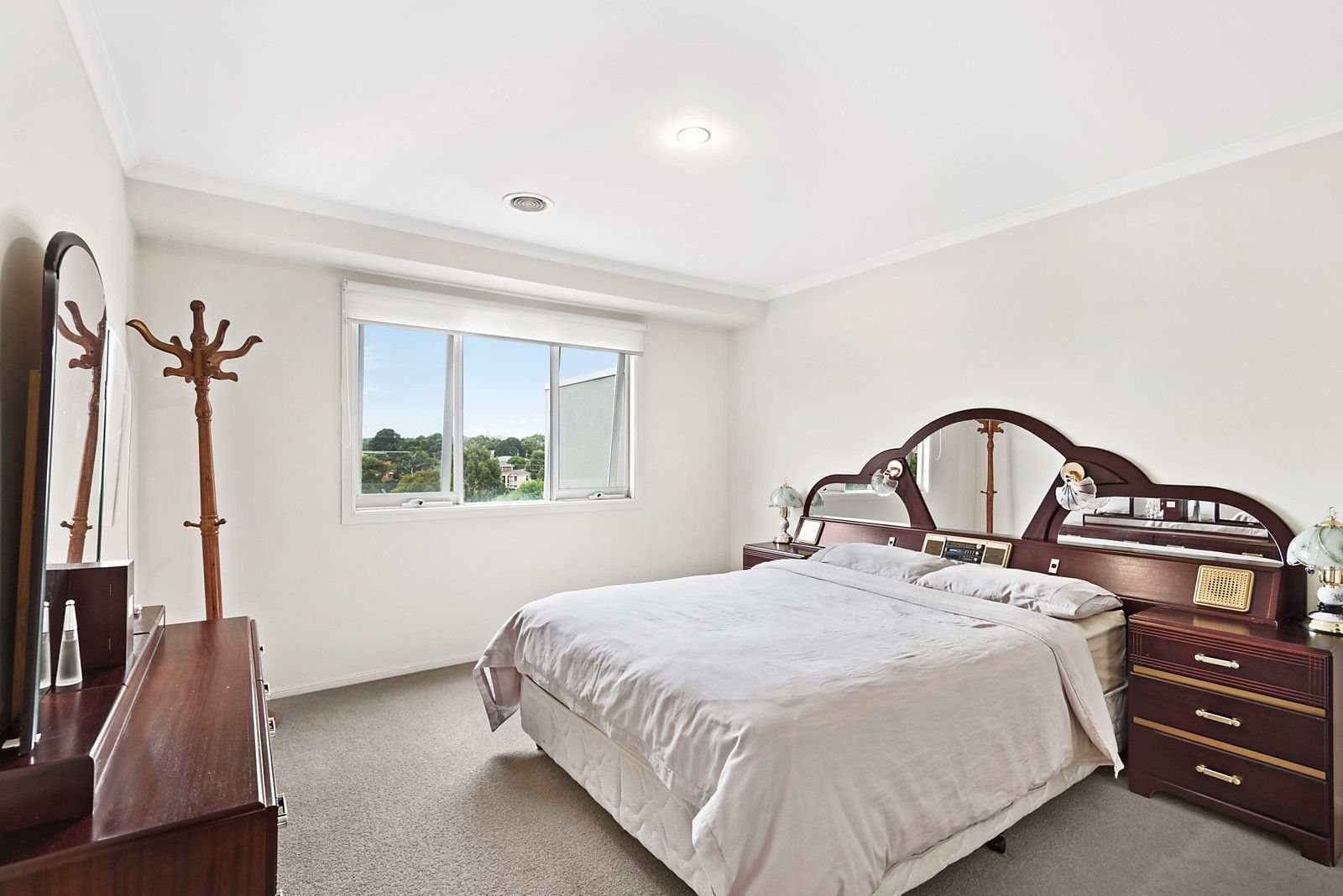 2/22 Tulloch Grove, Glen Waverley VIC 3150, Image 2