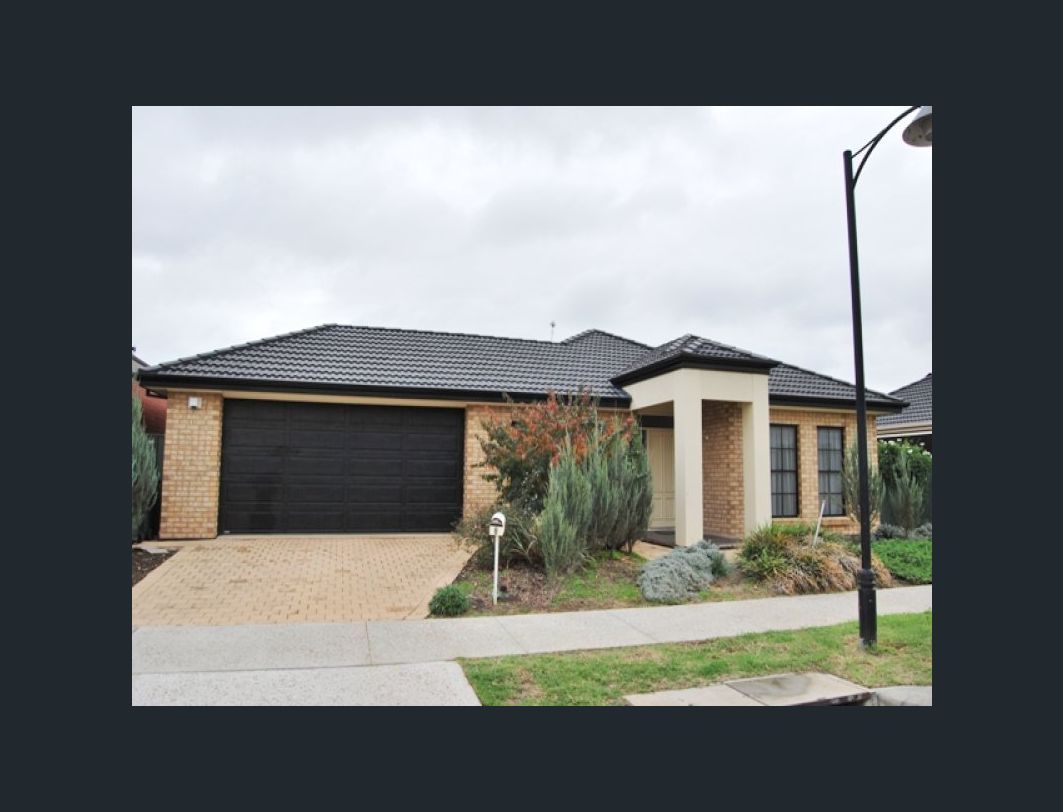 5 bedrooms House in 8 Banrock MAWSON LAKES SA, 5095