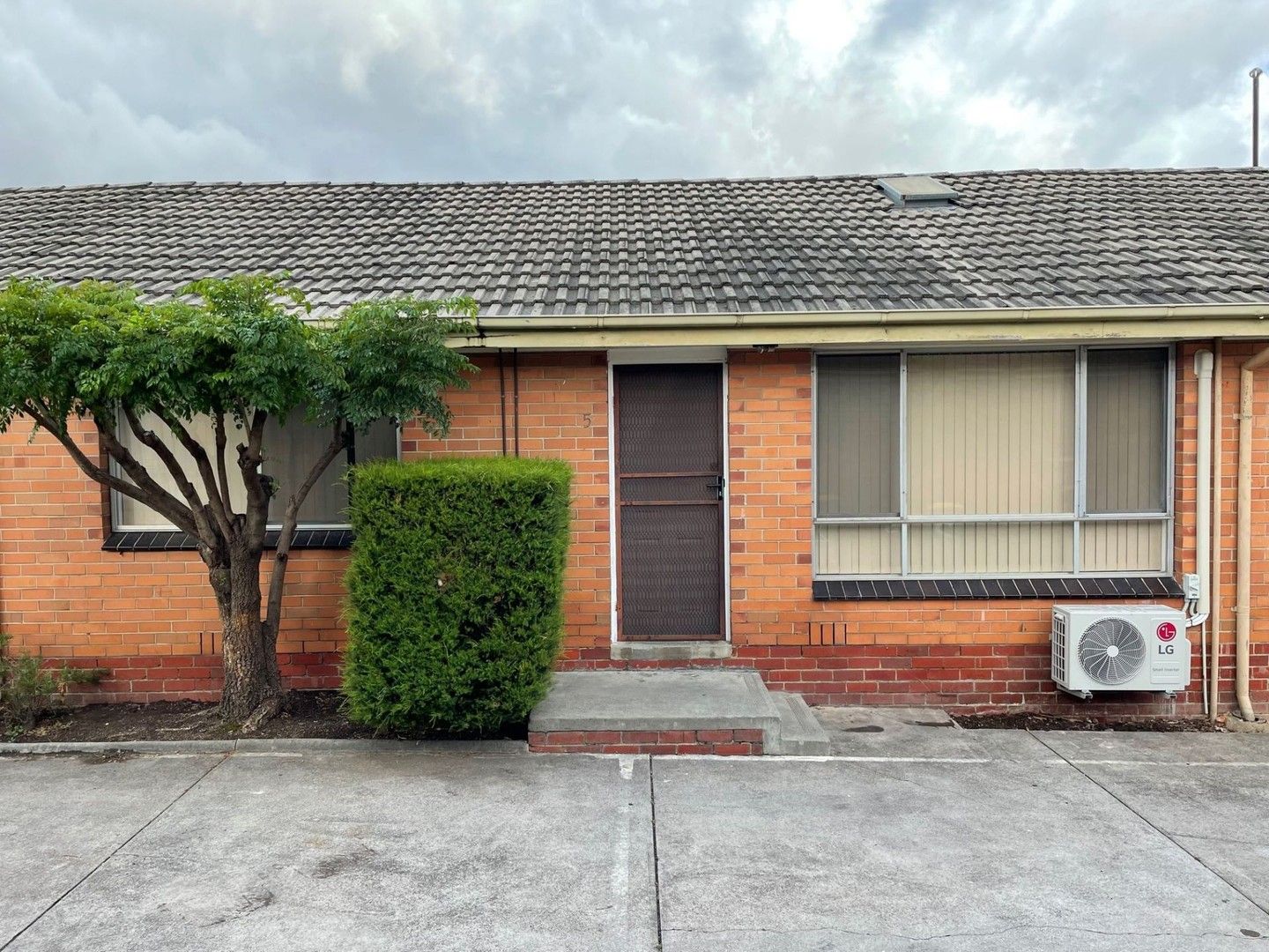 2 bedrooms Apartment / Unit / Flat in 5/8 Pratt Street RESERVOIR VIC, 3073