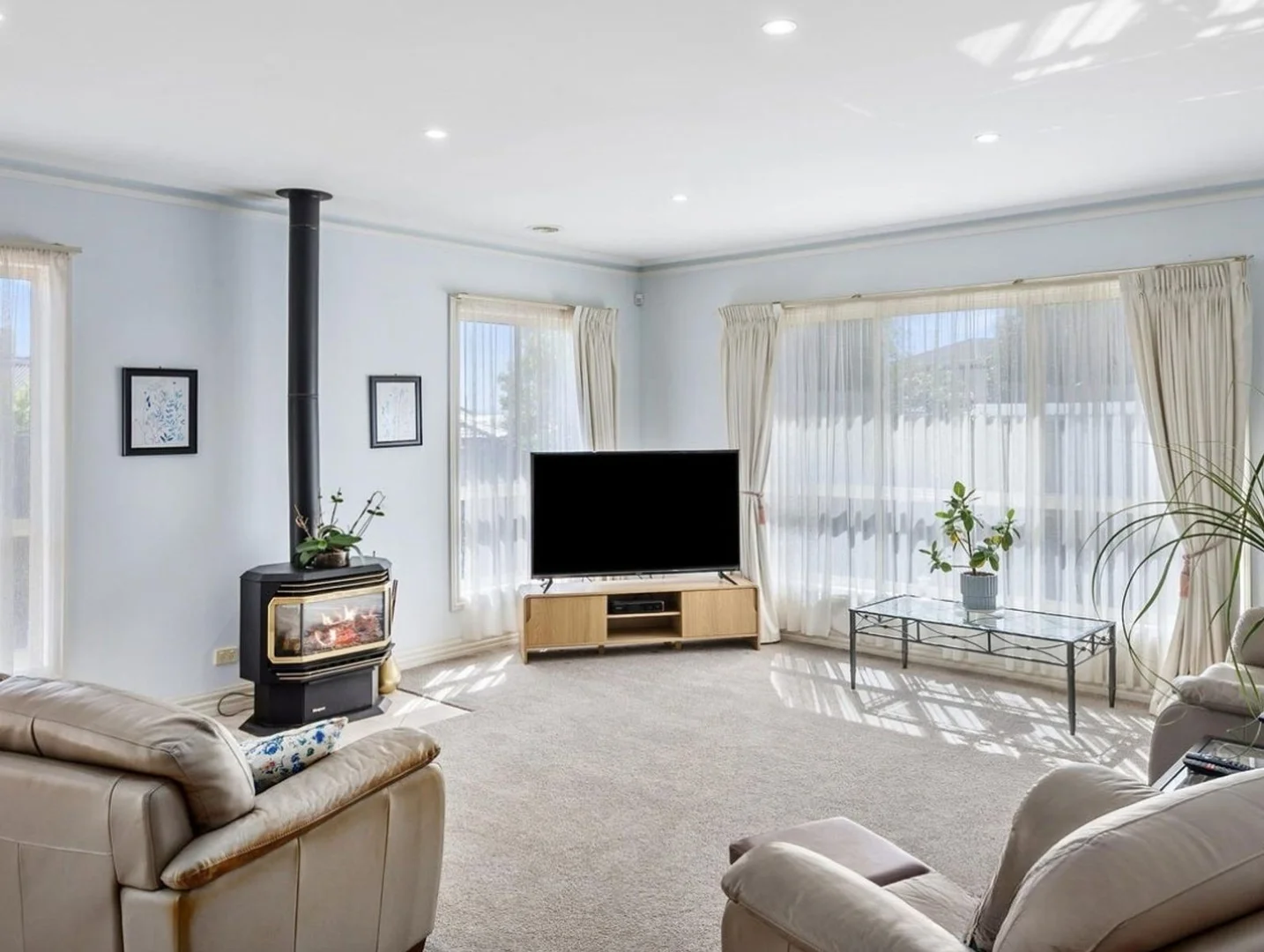 Additional image 4 of 2 Stadan Place, Hillside VIC 3037