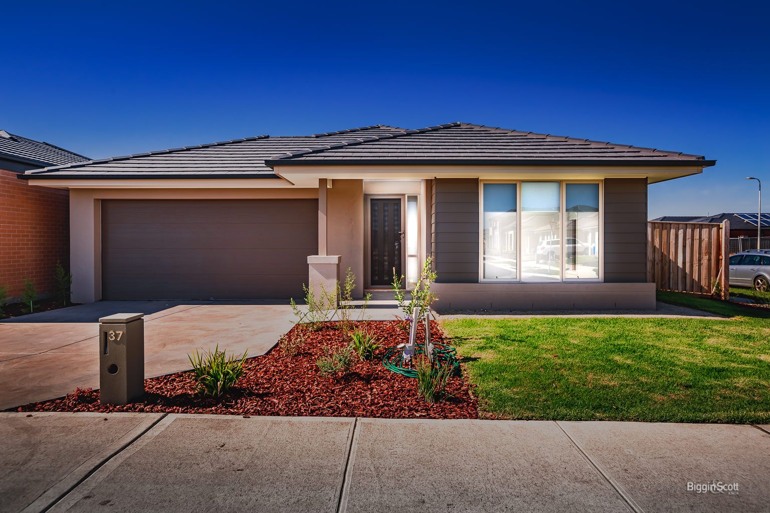 37 Mossey Crescent, Cranbourne East VIC 3977, Image 0