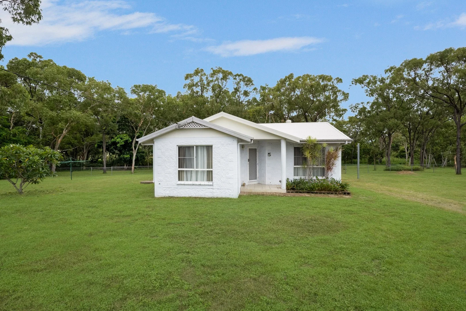 5 Rhyl Court, Mount Low QLD 4818