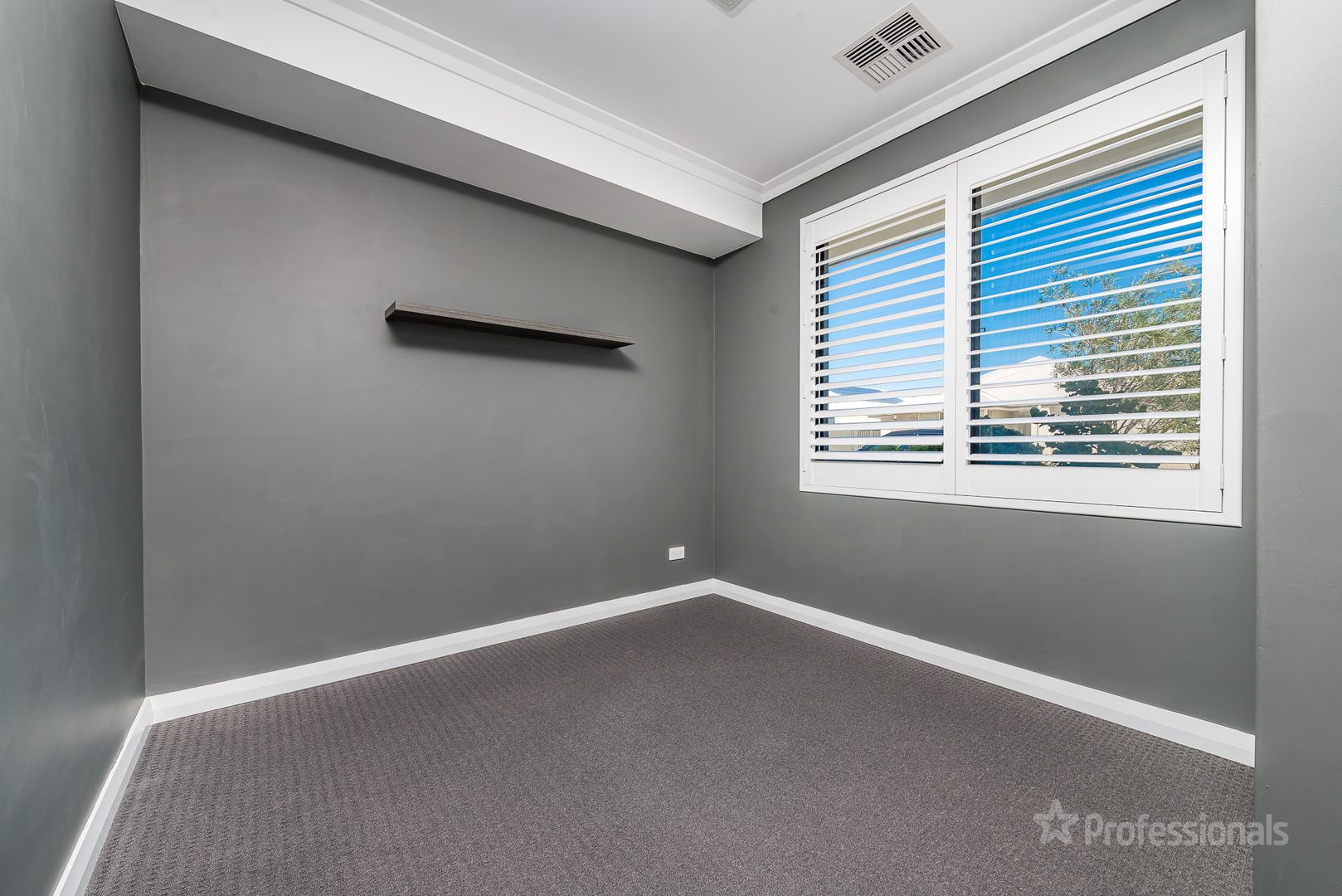 18 Pandora Drive, Jindalee WA 6036, Image 2