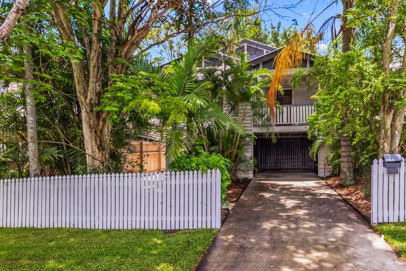 2 bedrooms House in 20 Cyril Street CAMP HILL QLD, 4152
