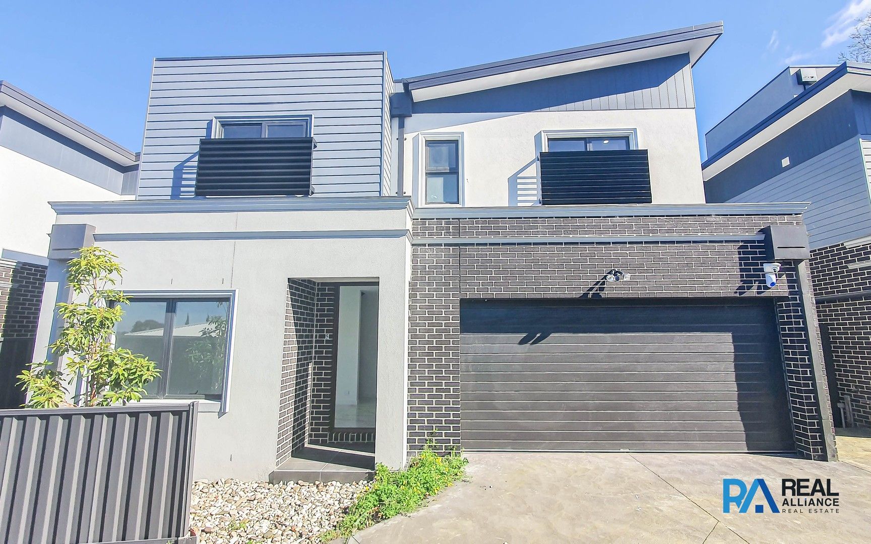 4 bedrooms Townhouse in 5/137 Brisbane Street BERWICK VIC, 3806