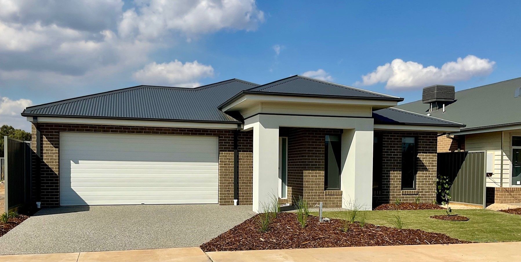 4 bedrooms House in 102 Peter Thomson Circuit YARRAWONGA VIC, 3730