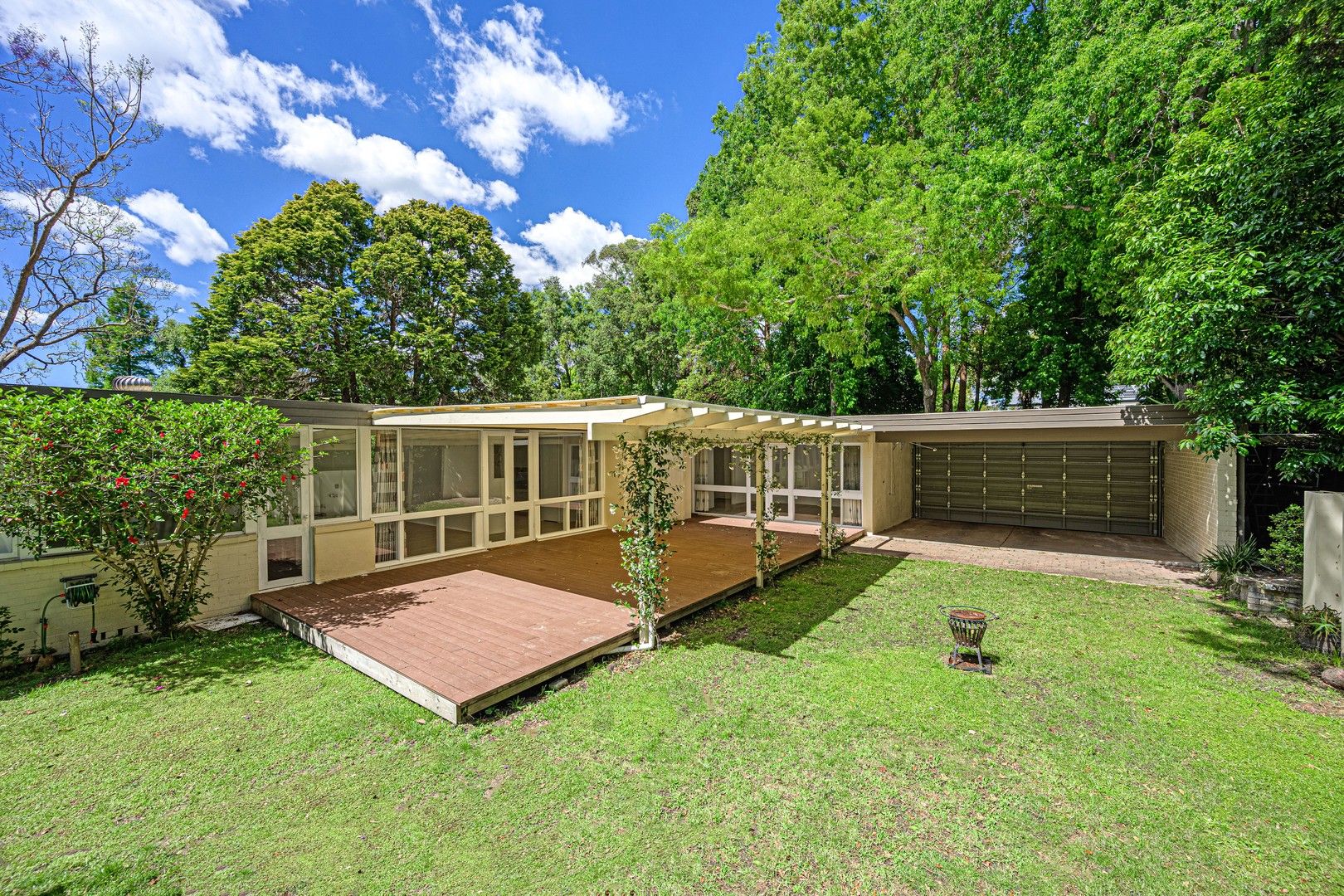 5 bedrooms House in 46 Beechworth Road PYMBLE NSW, 2073