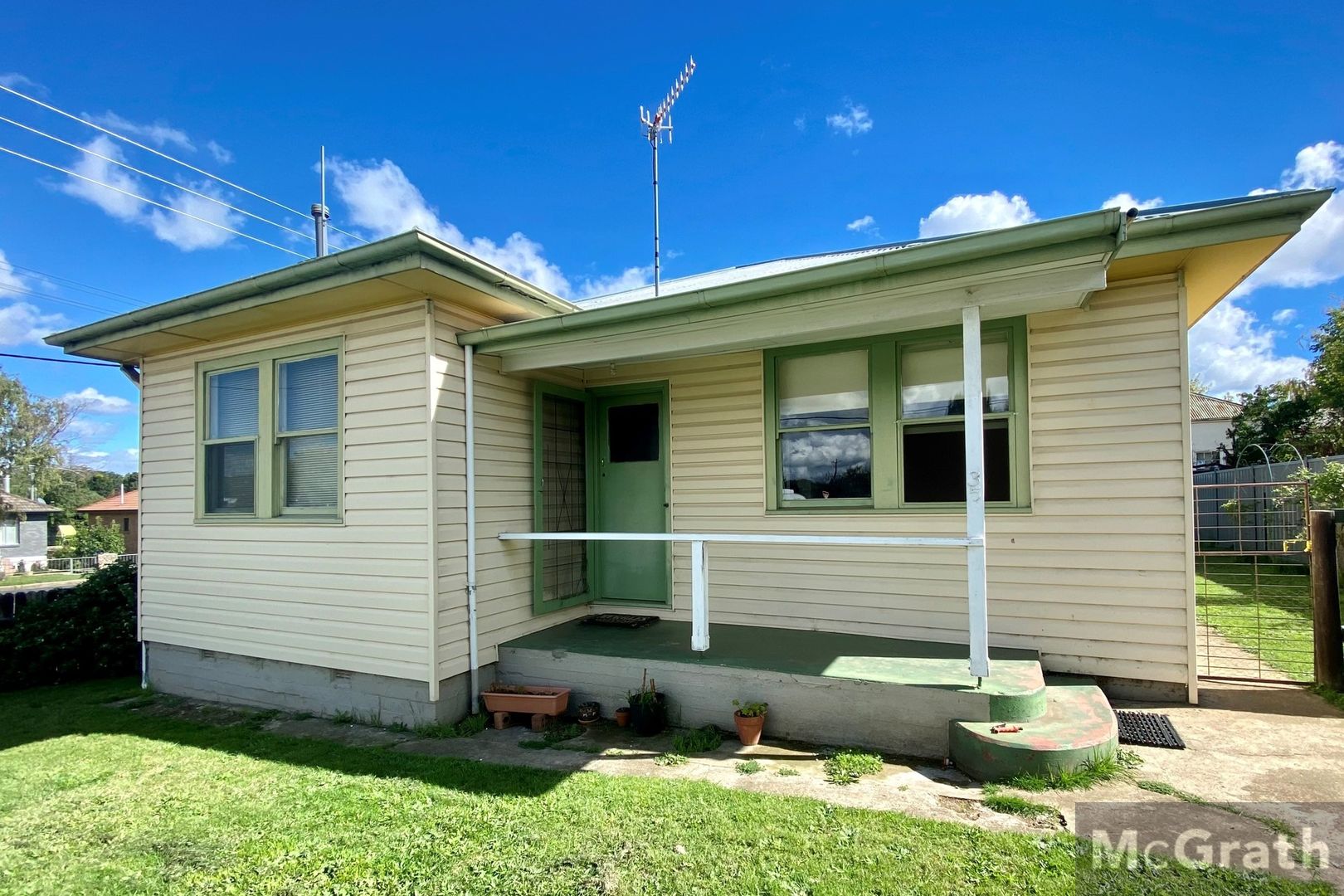 2 bedrooms House in 35 Commissioner Street COOMA NSW, 2630