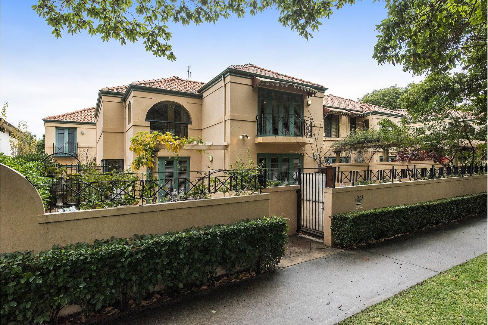 3/1 The Avenue, Crawley WA 6009 Domain