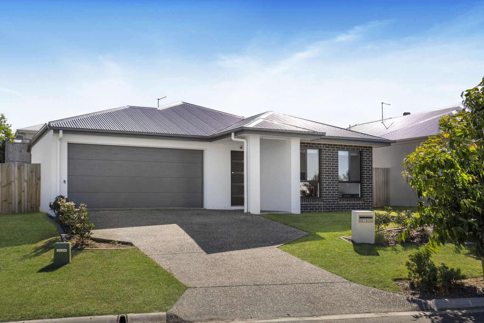 4 bedrooms House in 15 Brookview Place BAHRS SCRUB QLD, 4207