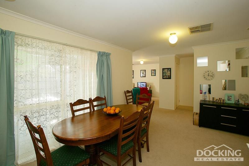 2/2 St Thomas Avenue, WANTIRNA VIC 3152, Image 2