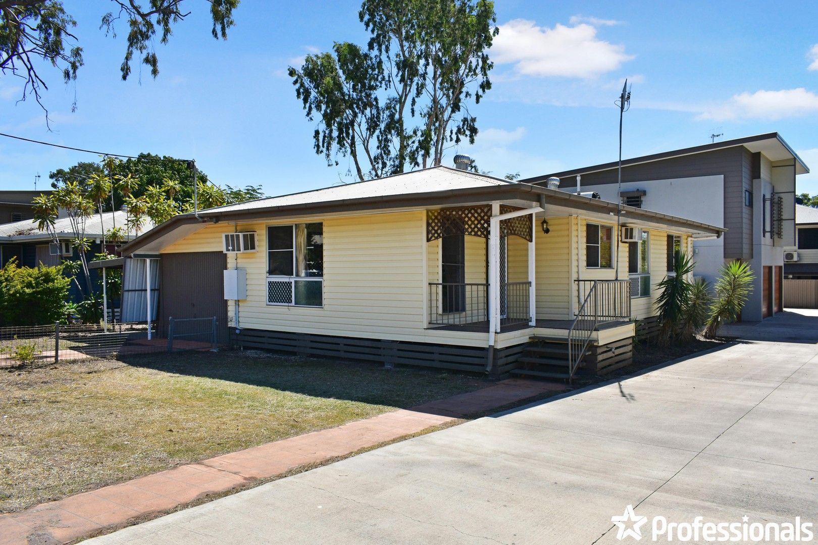 House in 40 Leichhardt Drive, MORANBAH QLD, 4744