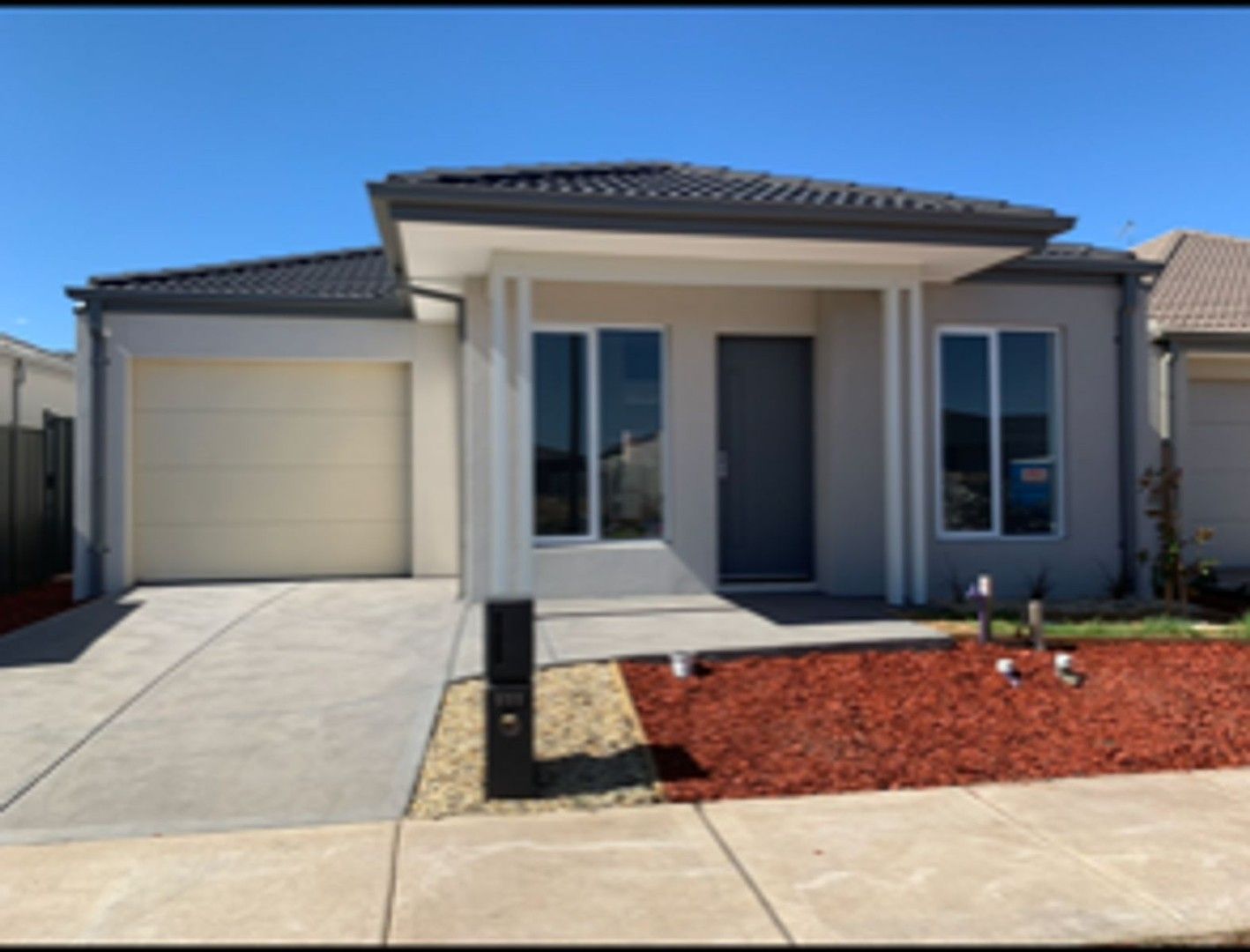 3 bedrooms House in 111 Moxham Drive KALKALLO VIC, 3064