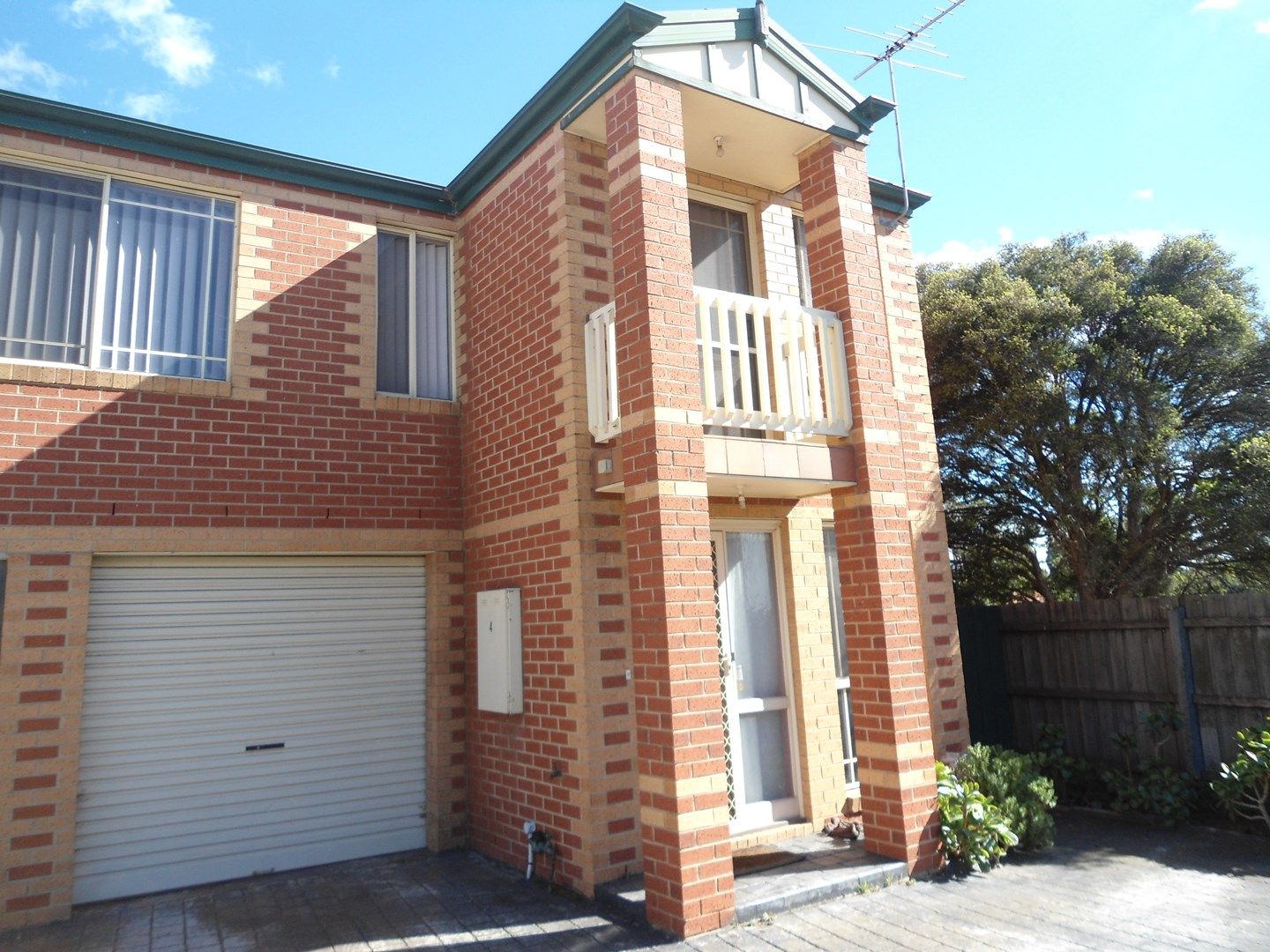 3 bedrooms Townhouse in 4/818 Ballarat Road DEER PARK VIC, 3023