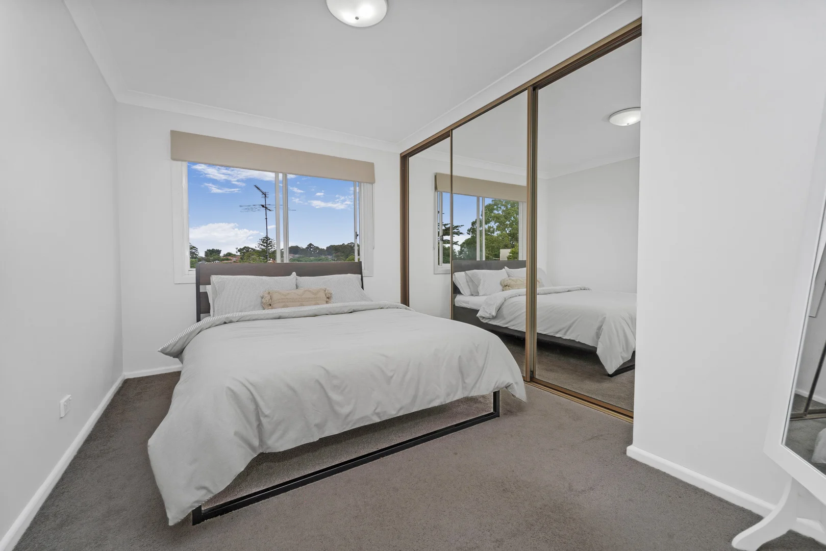 Additional image 9 of 3 Sandra Crescent, Roselands NSW 2196