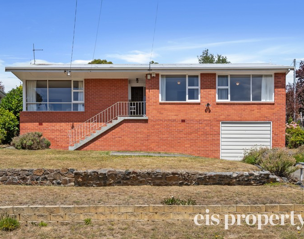 18 Sharps Road, Lenah Valley TAS 7008