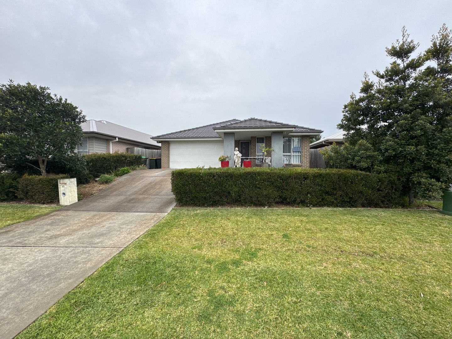 4 bedrooms House in 69 Barr Promenade THORNTON NSW, 2322