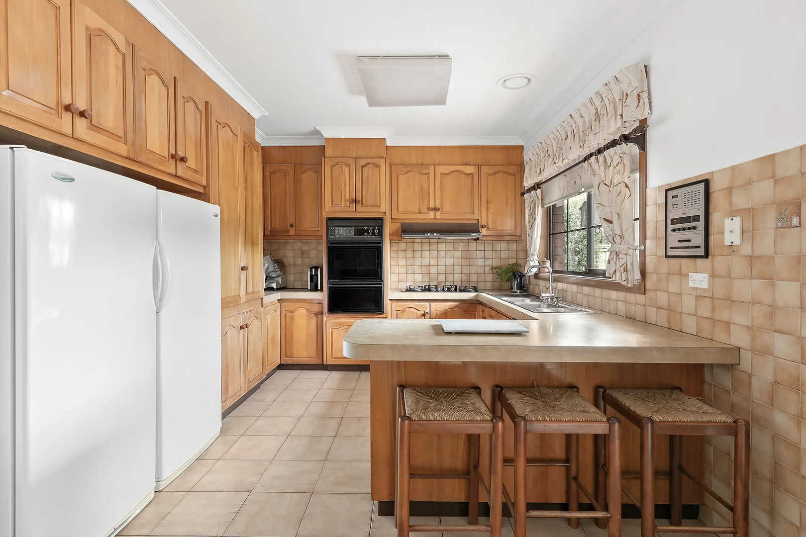 Additional image 5 of 3 Glenview Court, Avondale Heights VIC 3034