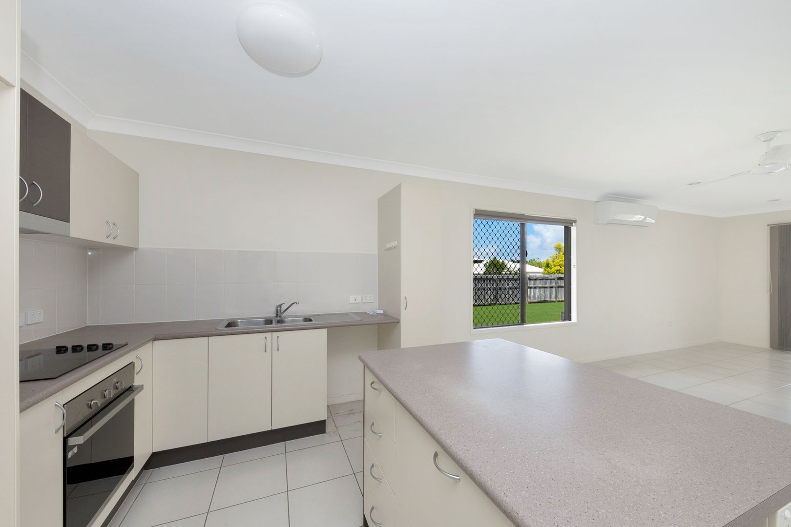 131 Summerland Drive, Deeragun QLD 4818, Image 2