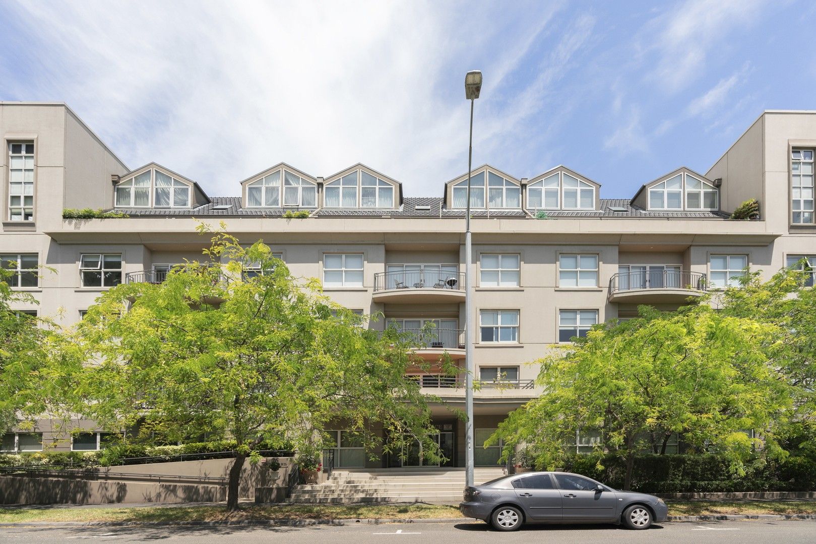 2 bedrooms Apartment / Unit / Flat in 203/26 Queens Road MELBOURNE VIC, 3004