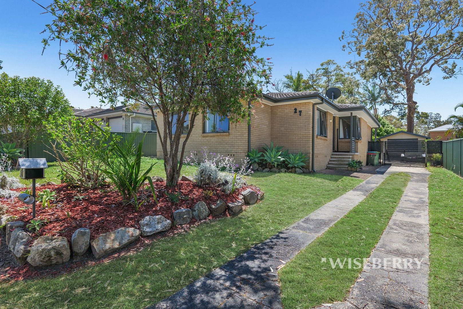 27 Tingira Street, Charmhaven NSW 2263, Image 0