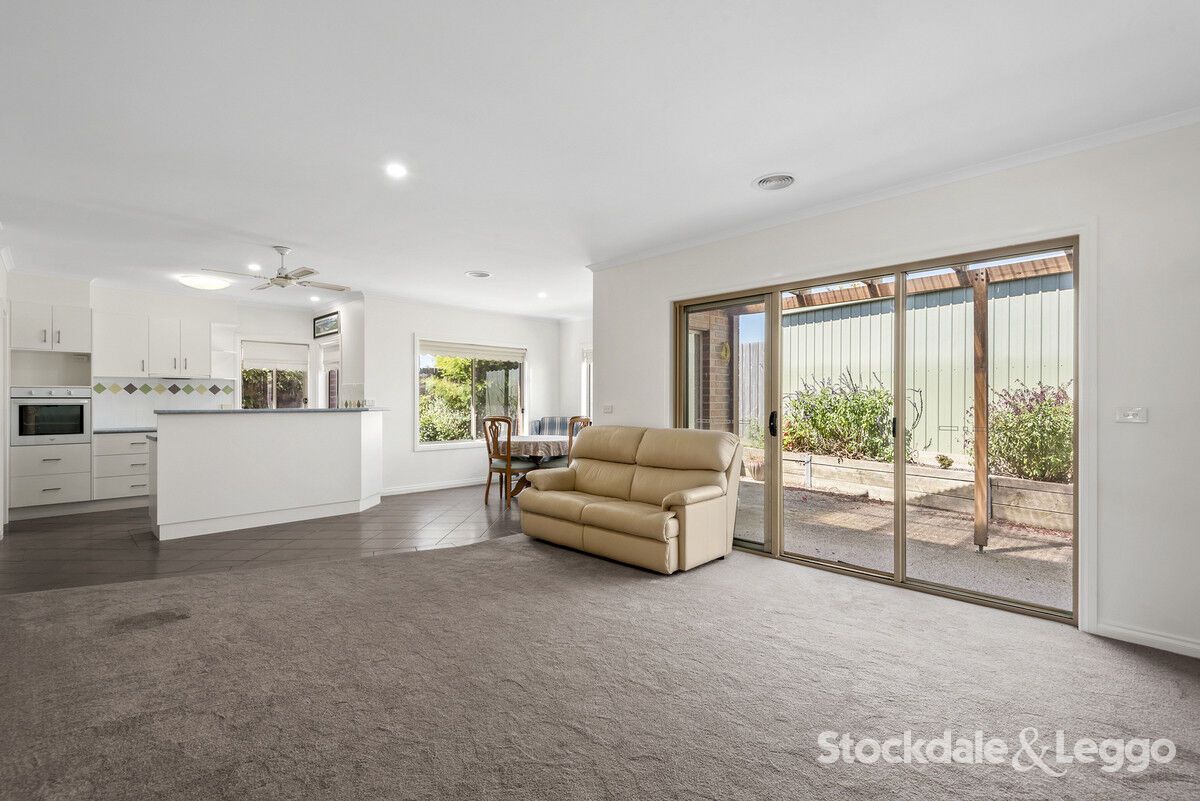 2/5 Patricia Court, Drysdale VIC 3222, Image 2