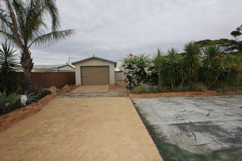 3 Lefroy Street, Merredin WA 6415, Image 2