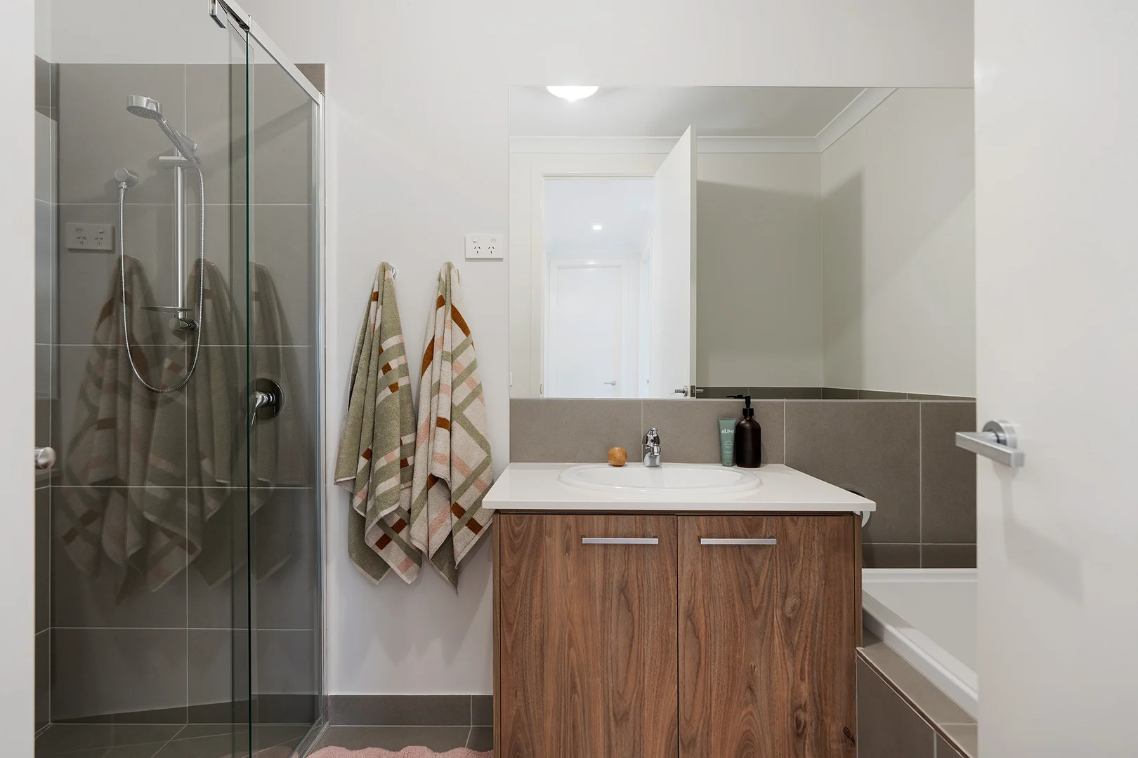 Additional image 8 of 18a Woodman Drive, McKenzie Hill VIC 3451