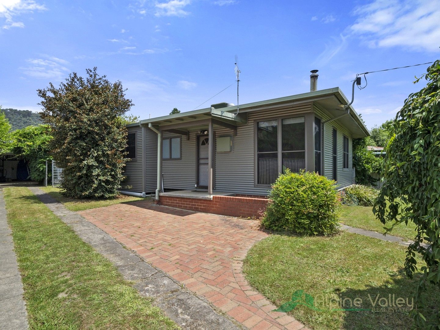 22 Simmonds Street, Mount Beauty VIC 3699, Image 0