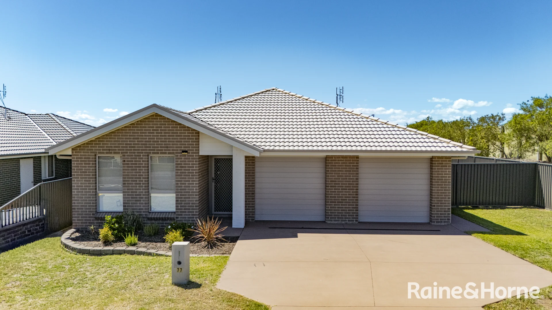 Primary image of 77 & 77a Aberglasslyn Road, Rutherford NSW 2320