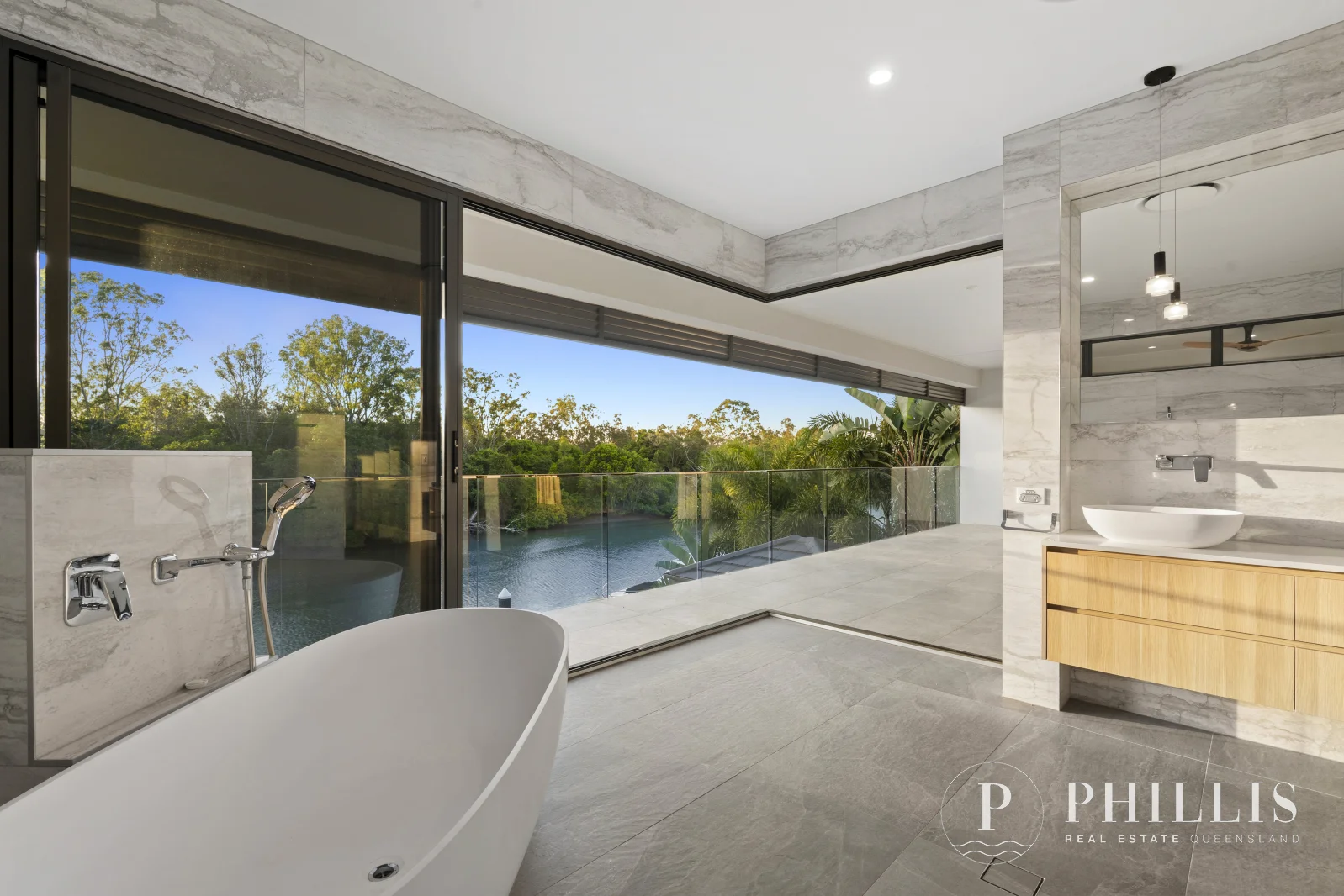 Additional image 70 of 2515 Cressbrook Drive, Hope Island QLD 4212