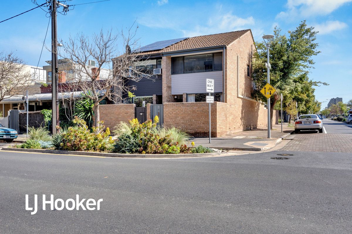2 bedrooms Townhouse in 254 Gilbert Street ADELAIDE SA, 5000